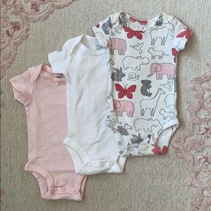 Carter’s 3pc onesie set